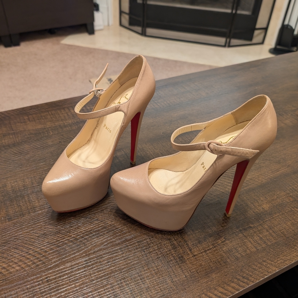 Christian Louboutin Lady Daf 160mm KID Leather EU 38 US8 Nude Pumps